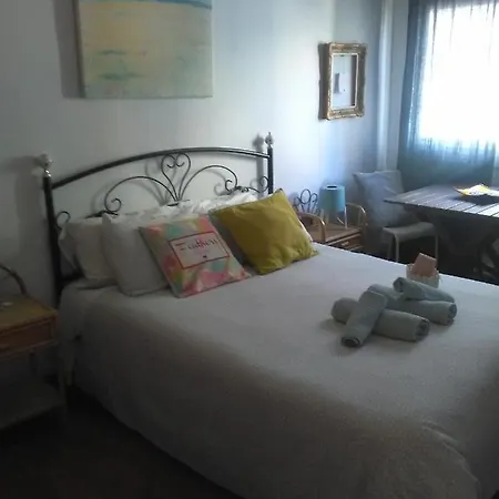 Acogedora En Casa En Desayuno Incluido * Gavà
